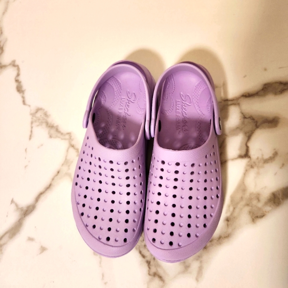 Skechers